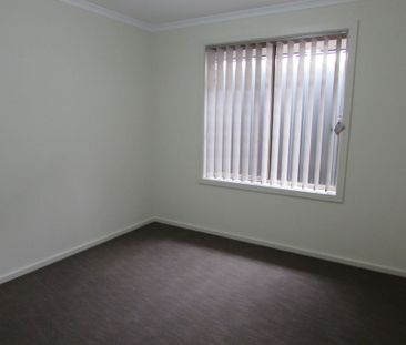 Neat, low maintenance three-bedroom home in Bluestone Estate, Mount... - Photo 2