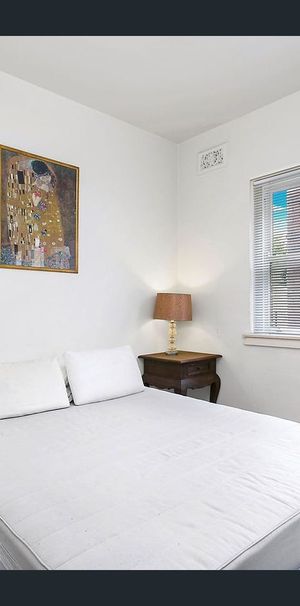 Modern art deco - Photo 1