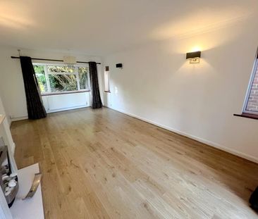 High View Road, Guildford - 4 bedrooms Property for lettings - Seym... - Photo 2