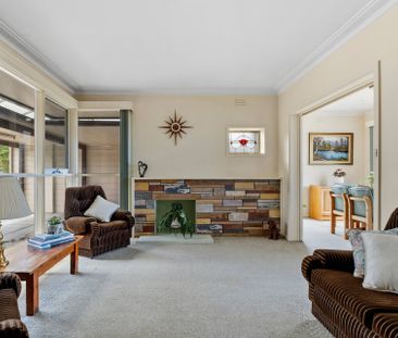 Family Home with Valley Views * 6 Month Lease Only * - Photo 1