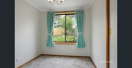 Immaculate villa with beautiful ocean views. - Photo 5