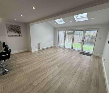 Cavendish Court Newbury, RG14 - Photo 2