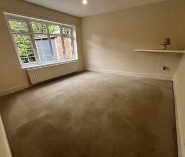 4 bedroom link detached house to rent - Photo 5