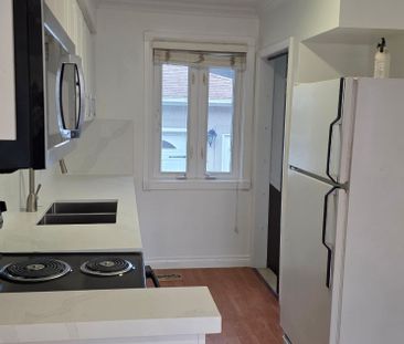 For Lease - 1016 Pinegrove Road, Oakville, Ontario - Photo 5