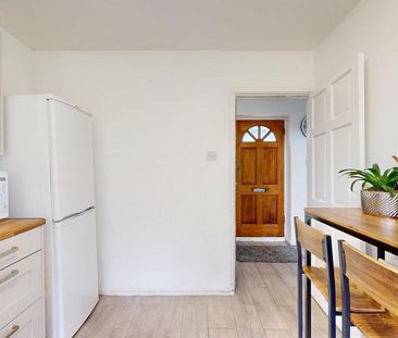 3 bedroom ground floor flat to rent - Photo 3