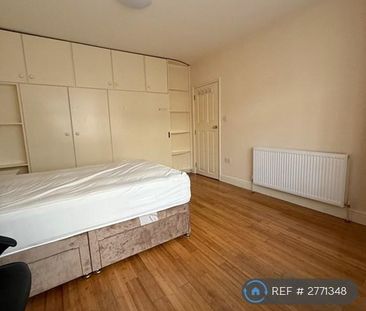 6 bedroom semi-detached house to rent - Photo 3