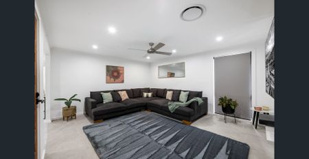 Three Bedroom Family Home - Photo 3