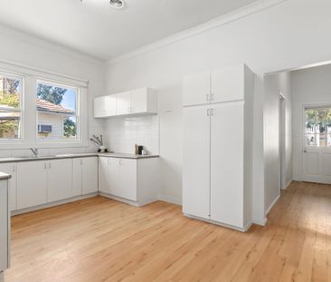 3 Bedroom Renovated home! - Photo 6