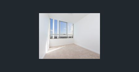 Stylish Two Bedroom Apartment with Stunning Views - Photo 4