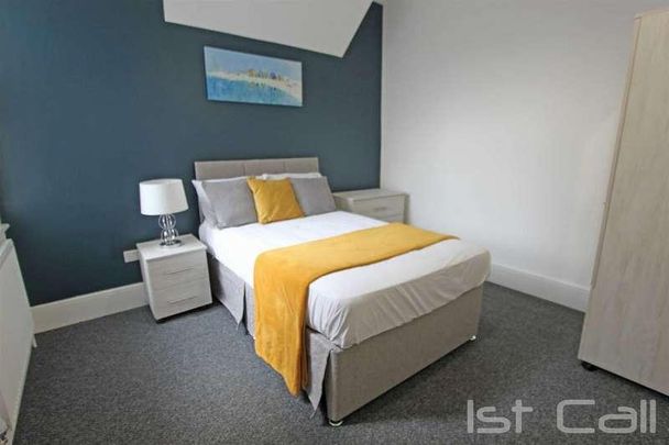 Wimborne Road, Southend On Sea, SS2 - Photo 1