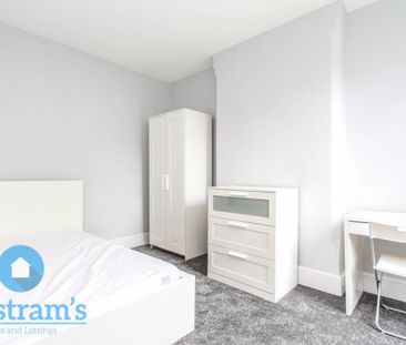 4 bed Town House for Rent - Photo 5