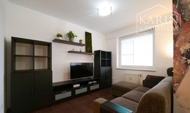 Kompletne zariadený 1,5i byt | Klimatizácia | Loggia | Garáž - Photo 1