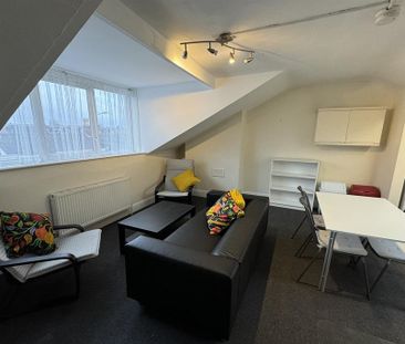 4 bedroom apartment to rent - Photo 2