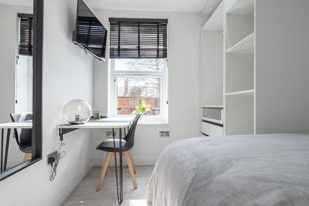 6 bedroom house to rent - Photo 1