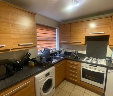 17 Goods Yard Close - Great Location & Off Street Parking Loughborough - Photo 3