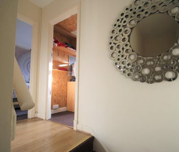 5 bedroom semi-detached house to rent - Photo 4