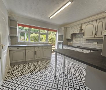 Four Bedroom Detached House - Photo 1