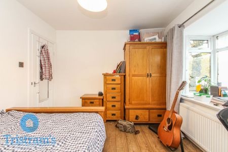 References Pending - 2 bed Apartment - Photo 2