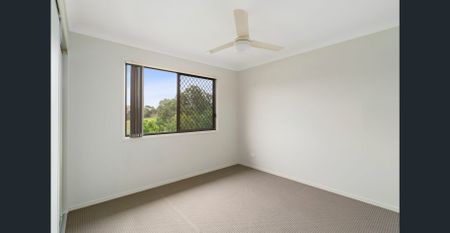 Spacious Four Bedroom Family Home - Photo 2
