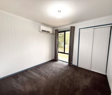 Large 5 Bedroom with Shed! - Photo 4