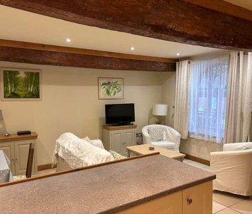 Angel Yard, Marlborough, SN8 - Photo 5