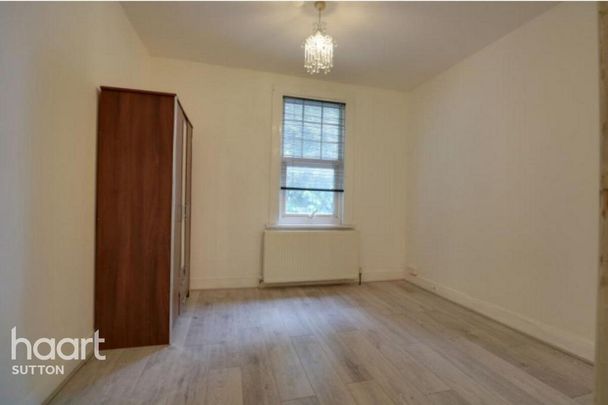 1 bedroom in a flat share to rent - Photo 1