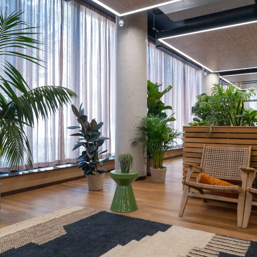 Platinum Studio - Photo 1