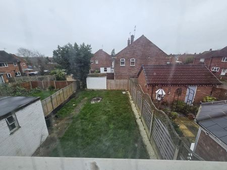 1 bedroom in a house share to rent - Photo 5