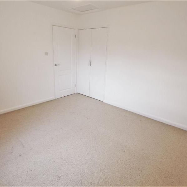 4 bedroom detached house to rent - Photo 1