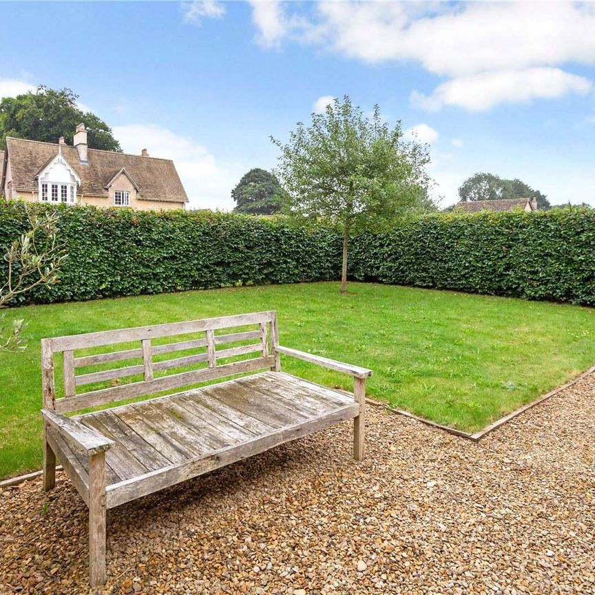 Refurbished three bedroom barn conversion - Photo 1