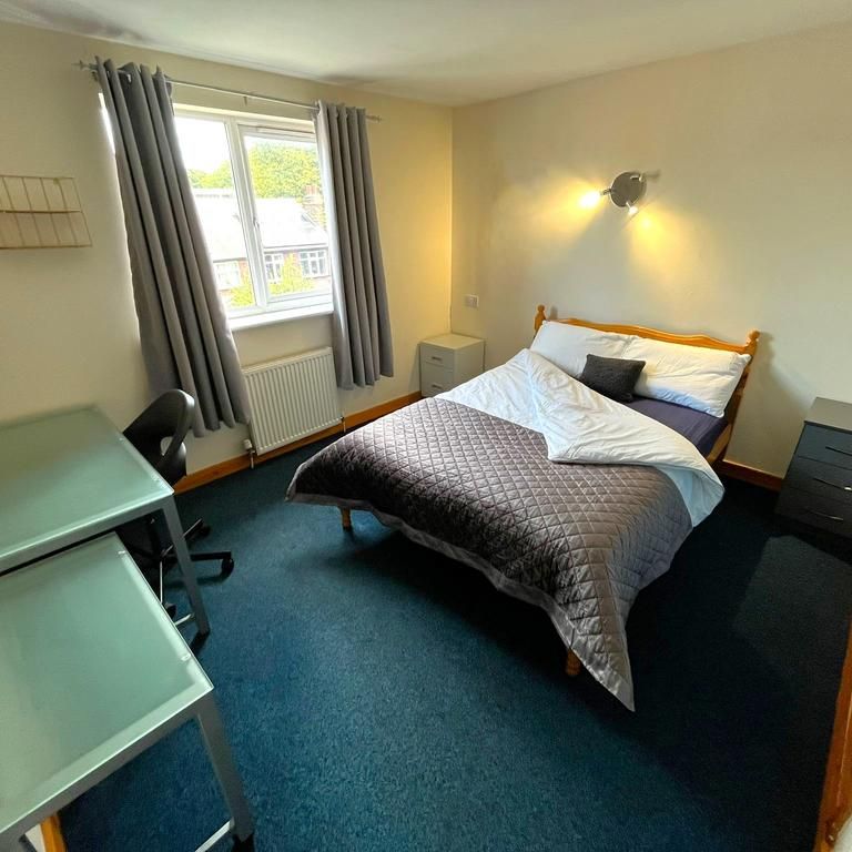 1 bedroom in a house share to rent - Photo 1