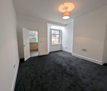 3 Bed Terraced House, Ivy St, M40 - Photo 1