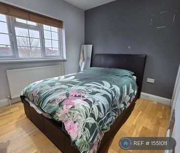 5 bedroom semi-detached house to rent - Photo 6