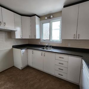 Appartement 5 1/2 très grand - Photo 2