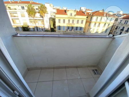 Exclusivité – Agréable 2 pièces avec balcon, centre de Nice - Photo 2