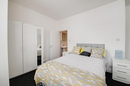 7 bedroom house of multiple occupation to rent - Photo 4