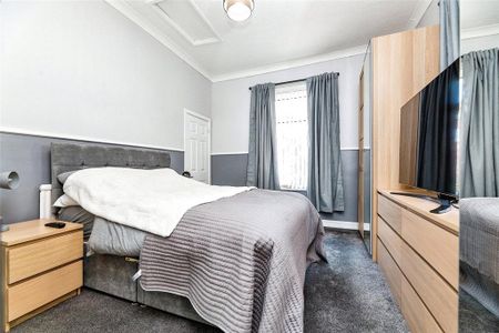 2 bedroom end of terrace house to rent - Photo 3