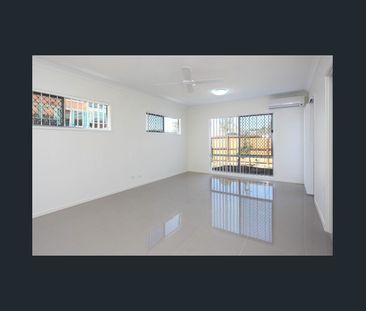 Beautiful 3-Bedroom Townhouse in Wynnum West - Rent $675 per week u... - Photo 2