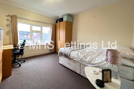 3 Bedroom Mid Terraced House for rent in Mayville Avenue - Photo 3