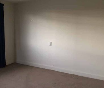 Four Bedroom Home in the Heart of St Albans - Photo 2