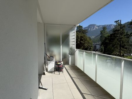 Location Appartement 2 pièces 51m² CHALLES LES EAUX 73190 - Photo 3