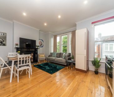 2 Bed Flat, Edgeley Road, SW4 - Photo 3