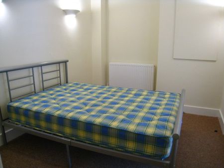 Two Bedroom Gallery Apartment in Wolverhampton City Centre - Photo 3