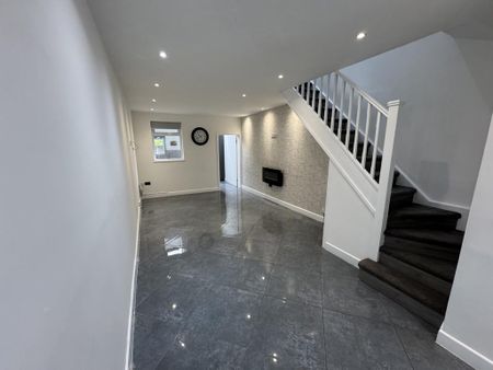 3 bedroom terraced house to rent - Photo 5