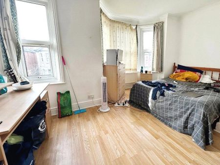 4 bedroom house to rent - Photo 2