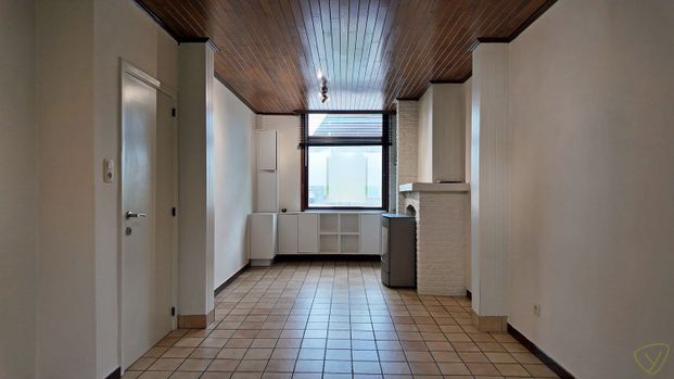 Gezellige stadswoning te huur met ruime garage en parking! - Photo 1