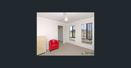 A MODERN BEAUTY - Photo 2