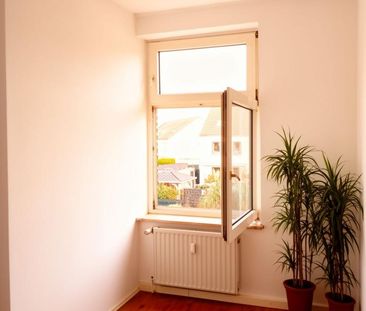 Schöne helle Whg 1.OG, 94qm, gepflegt, 3 Zi, gr. WZ, ruhige Lage - Foto 1