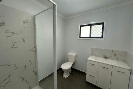 STYLISH 2 BEDROOM UNIT IN A PRIME LOCATION! - Photo 4