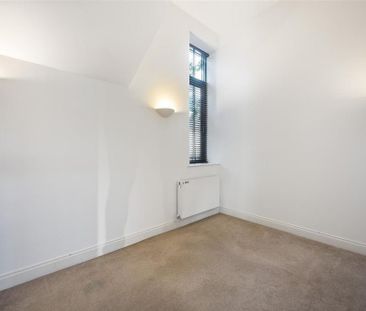 3 bedroom flat to rent - Photo 6